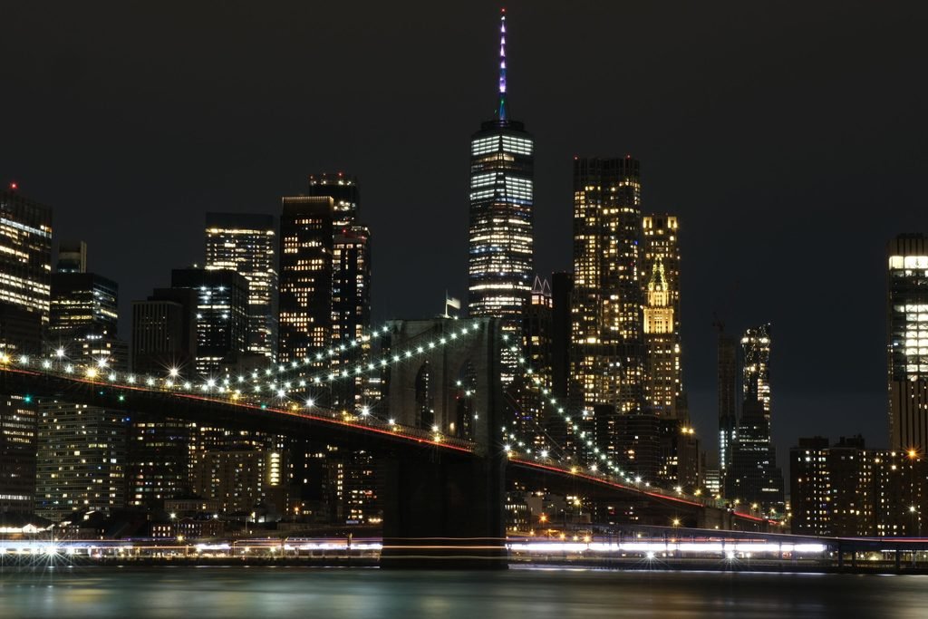 best luxury neighborhoods in Manhattan and Brooklyn skyline