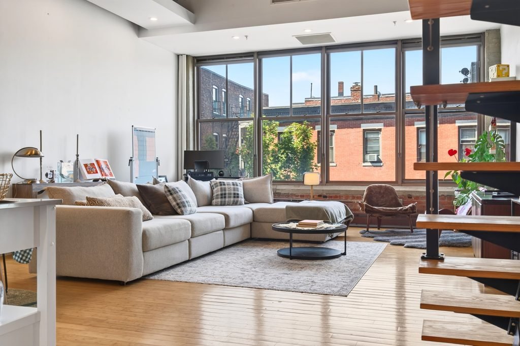 extended stay serviced apartments Manhattan living room